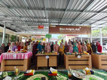 Dharmayukti Karini Cabang Selong Gelar Lomba Memasak Nasi Goreng di PN Selong Peringati Hari Ibu 2025