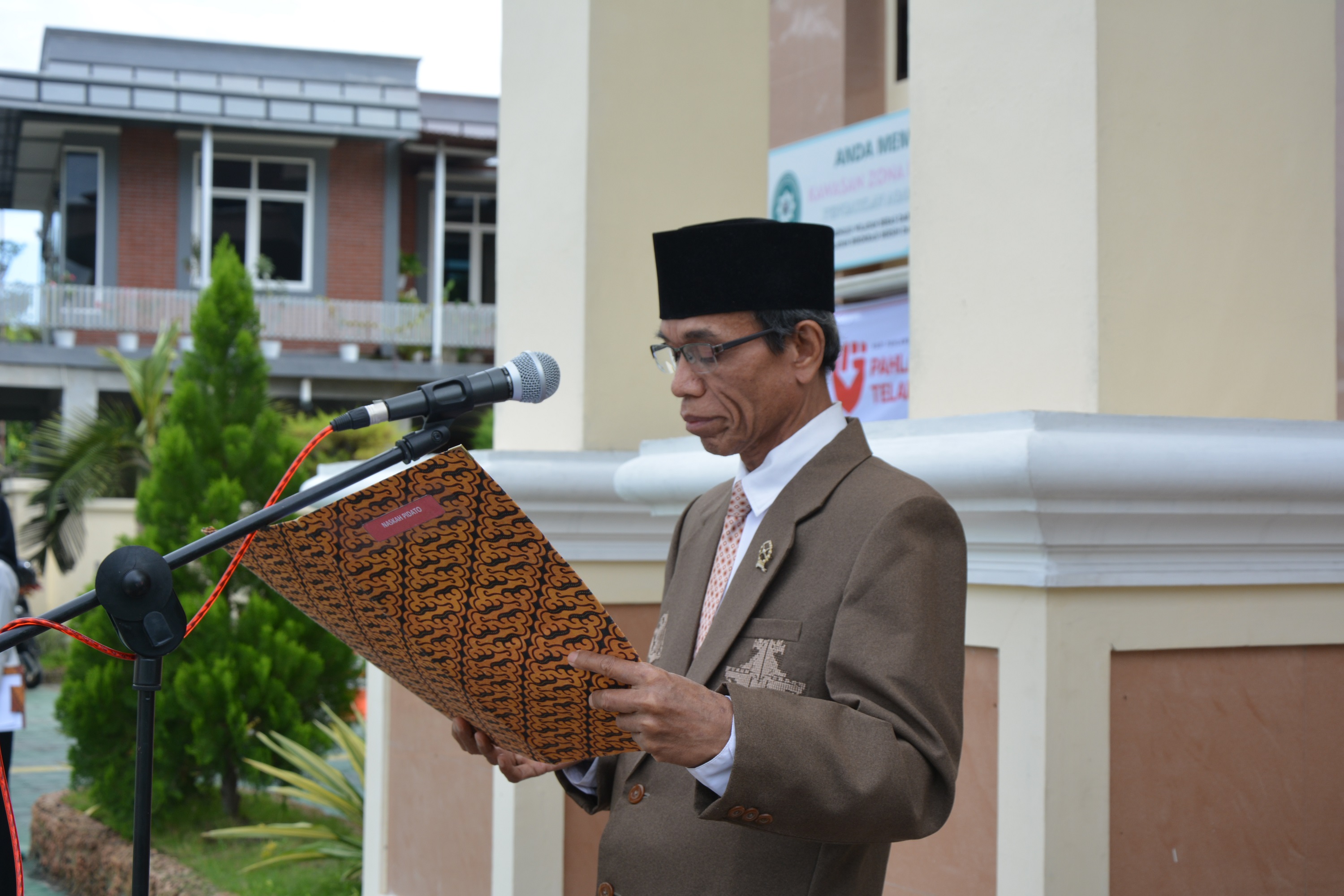 1 Hari Pahlawan
