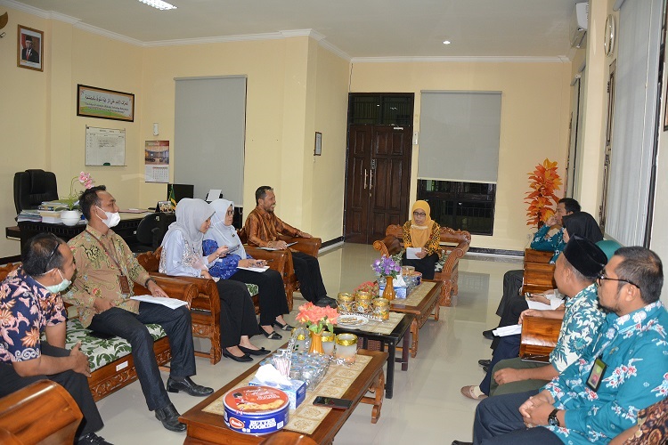 1 Rapat Monitoring dan Evaluasi Kinerja Tim TI Pengadilan Agama Selong