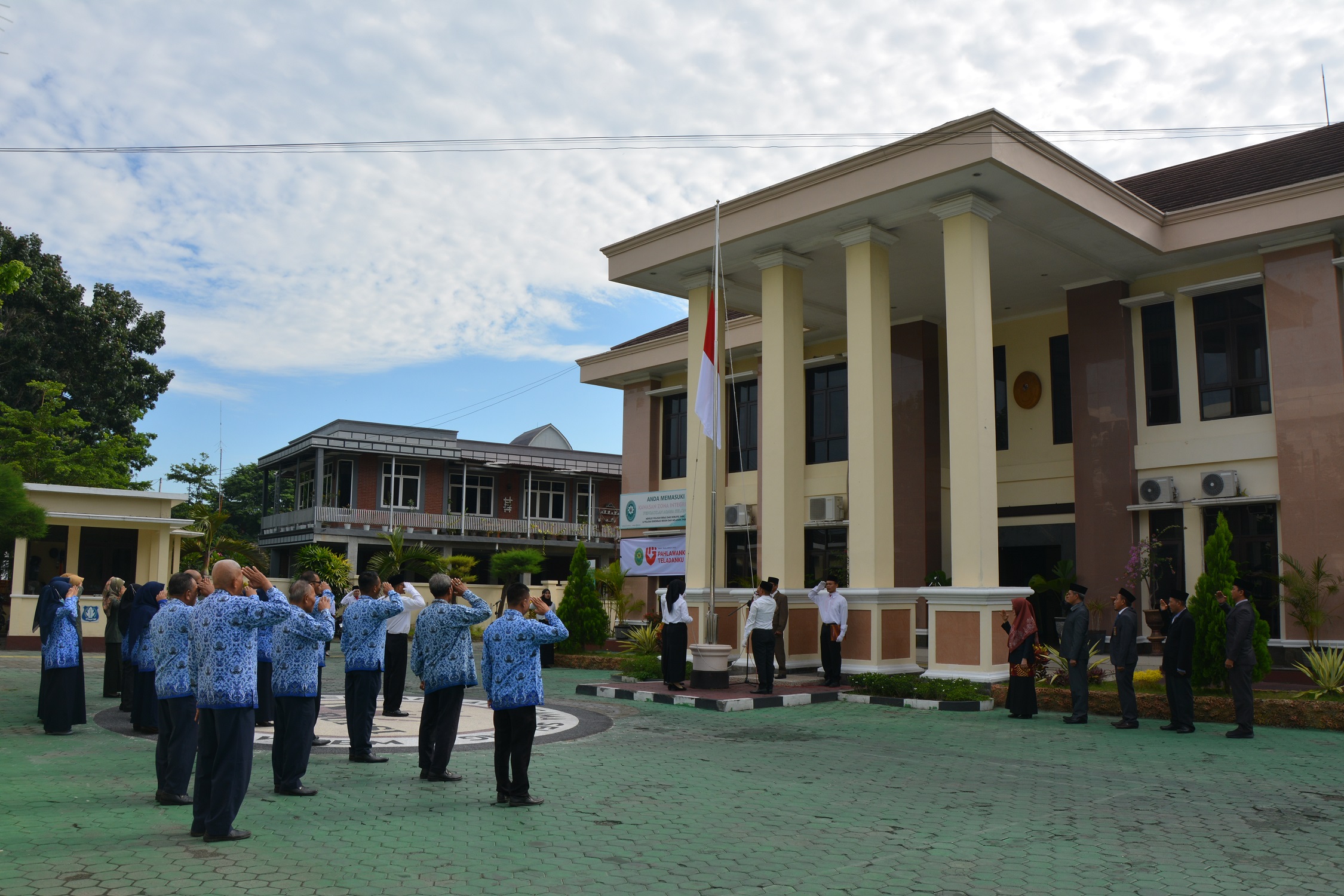 2 Hari Pahlawan