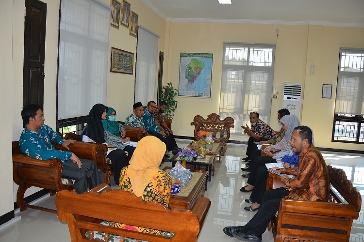 2 Rapat Monitoring dan Evaluasi Kinerja Tim TI Pengadilan Agama Selong